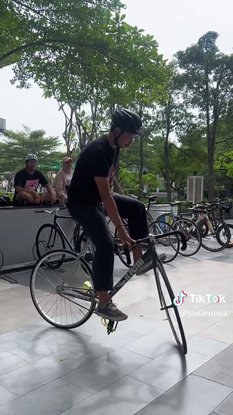 Muncul Kembali! Cik Fixie Terbaru 😹