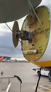 Inside the nose of commercial airplanes - A weather radar. #aviation #pilot #aeroplane #AeronauticalEngineering | Aero Insights
