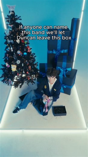 38K views · 118 reactions | pls help him  shop holiday: cur.lt/tbrqrwofu | Hot Topic | Facebook