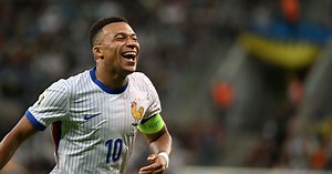 Buteur face à l'Ukraine et auteur de son 51e but en Bleu, Kylian Mbappé, 26 ans et déjà l’égal de Thierry Henry : \