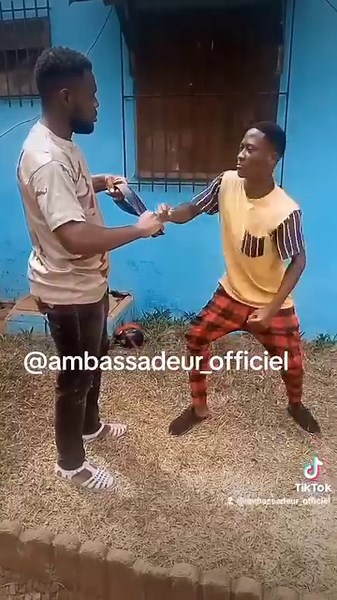 675K views · 15K reactions | CHANSONS DE LIBÉRATION  Eeeeeh Koigny_officiel pourquoi tu fais ça ? Big up au vieux père Amiral ENK2K  On partage la famille 殺 | Ambassadeur78 | Facebook