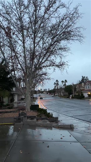 A Peaceful Day in Vegas Under Sodium Lights