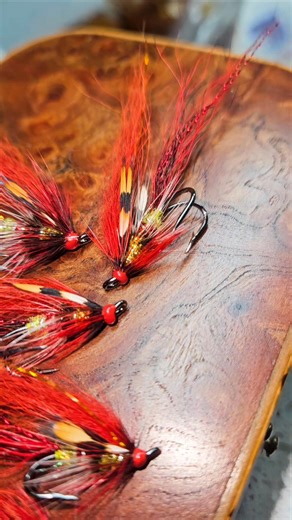 Wee Set Heading to Wales 🏴󠁧󠁢󠁷󠁬󠁳󠁿🥃🎣 Sz 8 & 10 Magni's | River Bush Flies