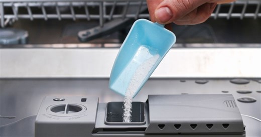 Los detergentes en polvo de marca de supermercado que son buenos para quitar las manchas, según Profeco