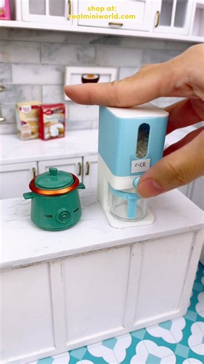 World's tiniest teriyaki with poached egg 🥚 #ちびめし #ミニチュアフード #ガチャガチャ #ミニチュア #minicooking #tinyfood #miniaturekitchen