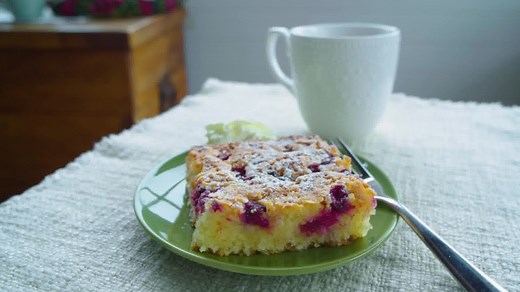 RASPBERRY AND COCONUT SLICE I'm sure you are all going to love this one! Great for both an afternoon tea treat or dessert. Feel free to like my Facebook page for more recipe ideas and giveaways. View the recipe here: https://www.twer.co.nz/post/raspberry-and-coconut-slice-1 For more recipe ideas or to view my books, please visit: www.twer.co.nz | The World's Easiest Recipes