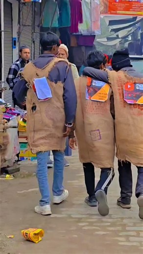 Amit Raj on Instagram: "2026 का फेसन🤣😂 . . . . . #trending #viral #tiktok #explore #comedy2026 @topcomedy001"