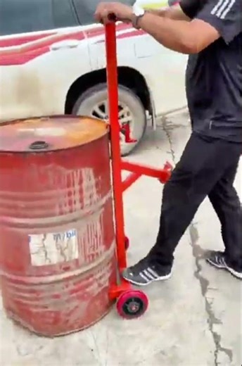 Industrial Drum Handling Process – Smooth & Safe