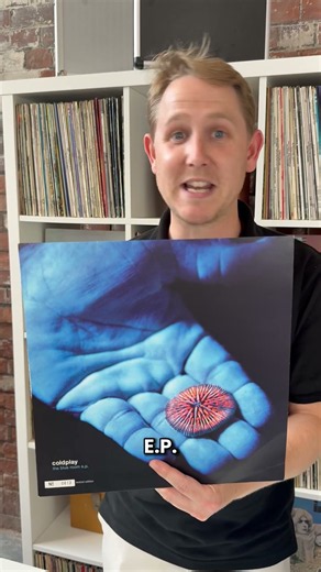 The Blue Room E.P Vs Parachutes?! The Ultimate Coldplay Choice #atlasrecordsuk #vinylrecords