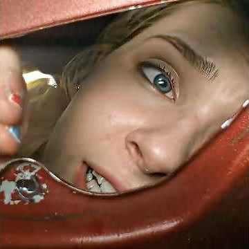 A girl is kidnapped by robbers and locked in the trunk of a car. How can she save herself?