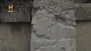 81K views · 3.1K reactions | Os teóricos dos antigos astronautas sugerem que a prova de que os extraterrestres visitaram a Terra está ao nosso redor. Eles afirmam que, com novas tecnologias, nós vamos descobrir mais indícios do que já descobrimos até hoje. #AlienígenasDoPassado | HISTORY | Facebook