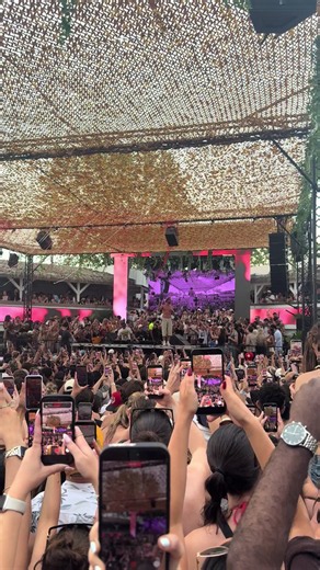The Chainsmokers understood the assignment at Beachclub. 🔥 #chainsmokers #beachclub #Summer #festival @The Chainsmokers