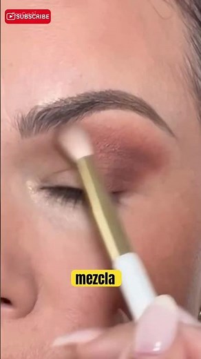 Makeup for eyes with hooded eyes