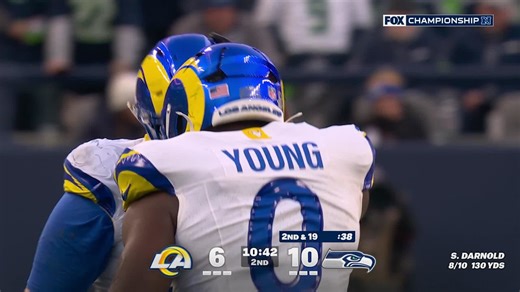 Fiske fights through blockers to drop Darnold for 8-yard sack