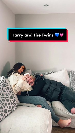 Family Visit: Cousins Spending Time with the Bump