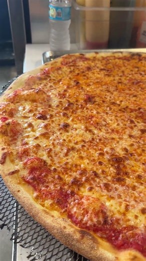 POV you order a 24 inch cheese pizza!