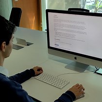 Video: AMEBaS: Automatic Midline Extraction and Background Subtraction of Ratiometric Fluorescence Time-Lapses of Polarized Single Cells