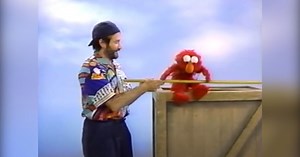 Robin Williams and Elmo were hilarious together and their 1991 blooper reel is timeless