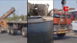 Truck Overturns on Vashi Highway Bridge, Causing Traffic Jam in Navi Mumbai