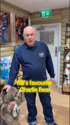 Today we have Bill with his favourite Charlie Bear Mrs Jones. Mrs Jones is a beautifully crafted plush bear with irresistibly soft fur in warm turmeric tones. Lots of new lovely Charlie Bears have come in this week so pop down and take a look #charliebear #charliebearshop #billandberts #billandbertscolchester #fyp @Charlie Bears 🐻 | Bill & Bert's