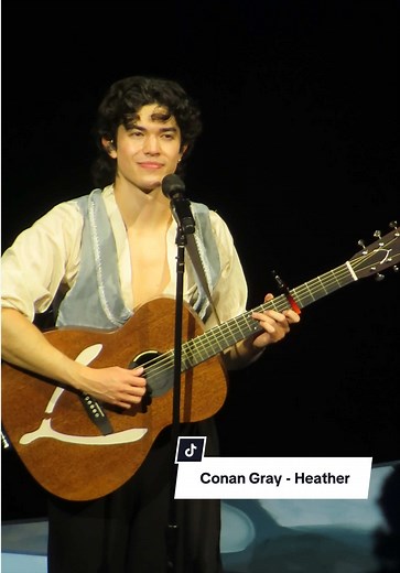 Will never get bored of this song!!! #conangray #heather #thewishboneworldtour #fangirl #concert @coneworld @conangray