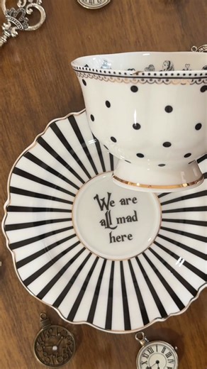 🐇 Don't be late! Miss Alice's teacup is almost gone! Get FREE worldwide shipping, a FREE video course & mini oracle deck to unlock tea leaf reading magic! 💫 Your ticket to Wonderland awaits... 🦩 | Tea With Karin