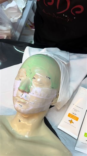 니피부에 관심있다고? 피부관리도 어릴수록 관심가지면좋데이 #피부관리 #피부자격증 #피부좋아지는법 🔥후기#피부ᄀᆞᅳ 도도아카데미 이.미용학원입니다 학원 문의는 전화나 문자주세요~^^ ▶053-252-1111/010.7920.5858 ▶인스타:daegu_dodo ▶카카오플러스친구: 대구도도아카데미 ▶유튜브 :유태순TV 네이버 상담예약도 가능🌿 헤어,네일,피부,메이크업,이용사 전문학원입니다 입시,취업,창업문의 주세요~^^ 미용, 누구나 할 수있어요~