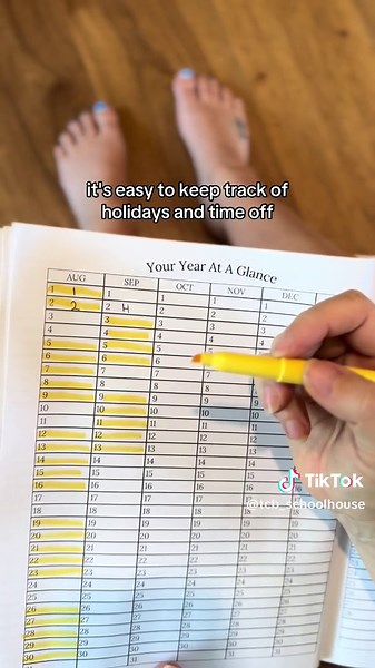 This no hassle system for planning a year of learning is flexible, simple, and easy to track! This is just an example of what works well for us, and could for you too! Let me know how you keep track of your children’s homeschool learning days! #homeschoolideas #homeschoolplanner #lessonplanner #homeschoolschedule Homeschool schedule Homeschool ideas Homeschooling for beginners Homeschool tips and hacks Homeschool planner
