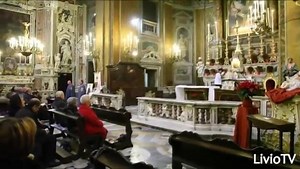 L'Inno al Re era l'inno nazionale del Regno delle Due Sicilie, scritto e musicato da Giovanni Paisiello su commissione di Ferdinando I delle Due Sicilie nel 1787, che venne adottato nel 1816. Il nome riportato nel testo, cambiava ogni volta che veniva incoronato un nuovo sovrano. Questo riportato è la prima versione dell'inno, dove "Fernando" fa riferimento al regno di Ferdinando I delle Due Sicilie. La seconda strofa fa intendere che l'inno deve essere stato composto prima della formazione del 