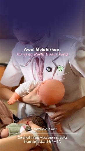 dr. Patricia Sowita CIMI | Tips Menyusui & MPASI on Instagram: "Sering disepelekan, padahal justru krusial. Di hari-hari awal setelah melahirkan, menyusu bukan hanya soal memberi asupan, tetapi juga tentang memberi sinyal ke tubuh ibu agar produksi #asi berjalan optimal. Produksi ASI bekerja dengan prinsip supply and demand. Semakin dini dan sering PD distimulasi, semakin cepat tubuh ibu masuk ke fase produksi ASI yang matang. Stimulasi bisa berasal dari: • bayi menyusu langsung • kolostrum yang