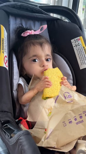 OurLittleMMS on Instagram: "My little foodie girls enjoying Taco Tuesday!! 🌮😋 #food #foodie #tacobell #tacos #yum #eat #asmr #mukbang #crunch #mexican #cute #cutebaby #adorable #twins #sisters #family #kids #fyp #foryou @tacobell"