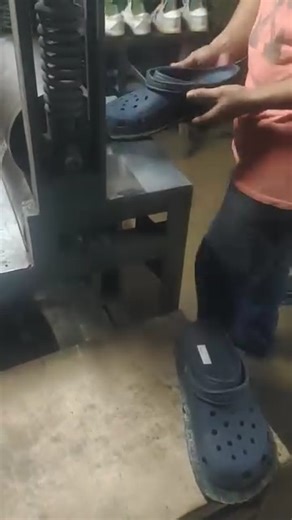 Sole press Monday 02/2/2026 Resole with tire sole! Part 1 of 3 Location: Waze PIN Roadtrip Sandals 91 E Dela Paz St. San Roque Marikina City. Our Services: Resole with tire sole for your Crocs Merrell Skechers Adidas Nike Native World Balance Under Armor MINISO Under Armor Sperry and many more rubber Clogs, sandals and slides. Tire sole or gum sole protector For Rubber Shoes #resole #shoerestoration #shoereglue #shoes #Rubbershoes #vibram #nike #Merrell #crocs #adidas #SKECHERS | Roadtrip Sandal