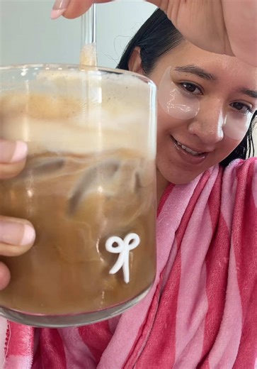 No se nos puede olvidar de hidratar también nuestra piel 💛✨ @OSEA Malibu #fyp #lotion #bodycare #bodylotions #osea