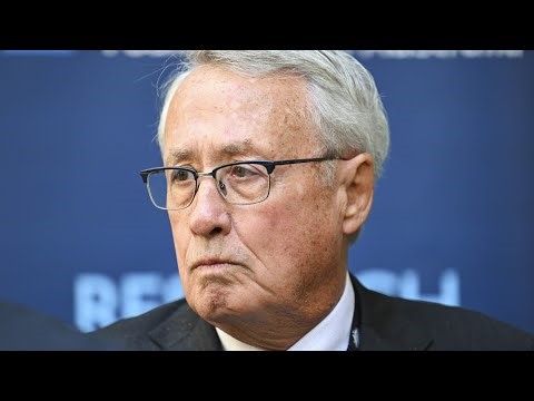 Wayne Swan faces calls to be sacked over Bondi vigil post