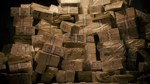 18K views · 71 reactions | A man stuck in a dead-end job decides to take destiny into his own hands and commits the second largest bank heist in US history by stealing over $17 million. HOW TO ROB A BANK, tonight at 10p. | VICE TV | Facebook