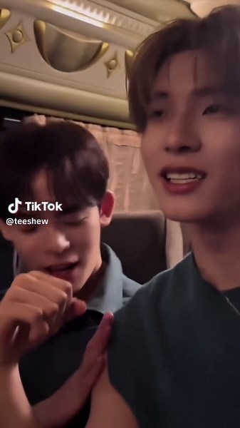 Flexing Muscle Tutorial ala Teetee Por!