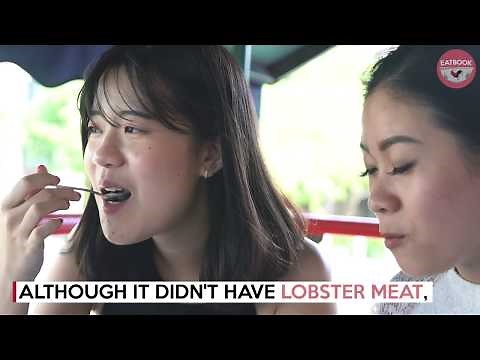 Floating Restaurant At Clarke Quay - TongKang Riverboat Dining