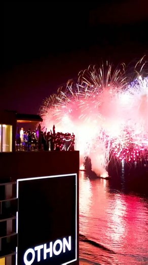 Carioque-se. on Instagram: "‼️RÉVEILLON DOS SONHOS EM COPA: 5 FESTAS GLAMOUROSAS NO MESMO LUGAR! Se você quer virar o ano em grande estilo, achou o lugar certo! O réveillon dos sonhos vai acontecer em um dos hotéis mais clássicos da praia de Copacabana, o @rioothonpalace , e o melhor: serão 5 festas diferentes e TODAS com open bar e open food premium!! -A Skylight (no 31º andar) — é o pacotão ultra premium! Vista surreal, buffet chiquérrimo e DJ pra embalar a virada e acesso à festa Luxury! (20h