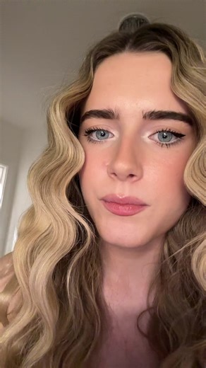 Beautifully Maintained Long Blonde Hair Tips