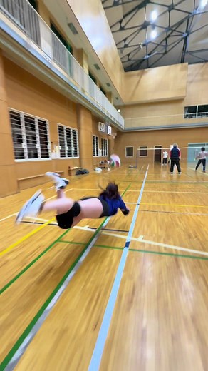 フライングの美しさとバレーボールの魅力