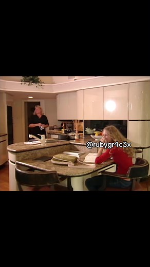 Rare Clip of Taylor Swift Doing Homework at Age 14