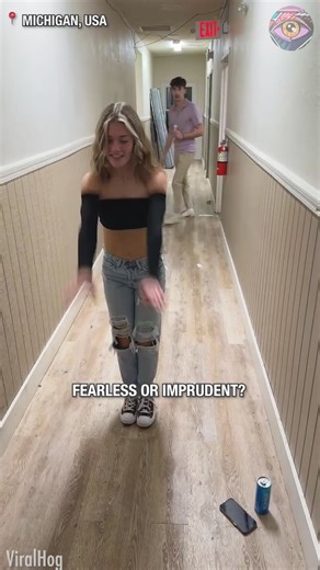 2.5M views · 2.6K reactions | This guy's reflexes are a total disaster | HomeChic | Facebook