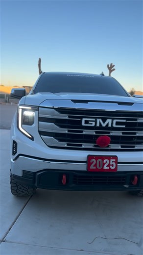 ENLA$IERRITA🗺️ | 🧲 • • • • • • #enlasierrita #explore #singlecabs #gmc #sierra #explorepage #trucks #z71 #droppedtrucks #noquema #viral #trending #cortita... | Instagram