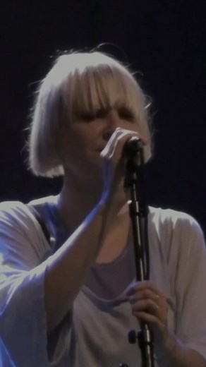 Breathe Me by Sia: Lyrics and Translation
