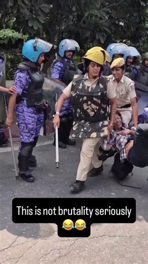 This is not brutality seriously..!😂😂 #shame #protest #news #delhi #jantarmantar #indiasunderbelly