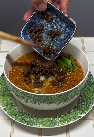 おじいちゃんに担々麺作ってもらった #中華 #本格中華 #じぃじぃ #tiktokfood #おじいちゃんと孫 #asmr #担々麺 #担々麺の作り方