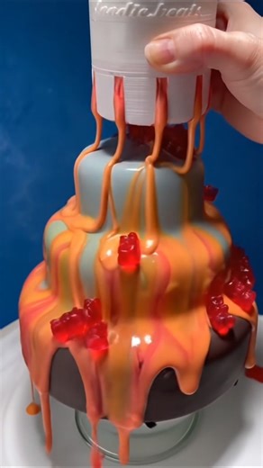 Liquid Cream Cake #cakedesign #cake #cakedecorating #chocolate #shorts