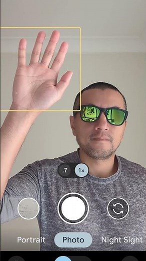 How to use the Palm Timer feature on the Google Pixel Camera