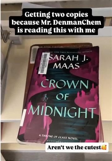 Library day in the rain 💜📚☔️ I just finished Throne of Glass and am excited to start book 2 🗡️🖤 #books #library #throneofglass #teacherswhoread #onlyhappywhenitrains