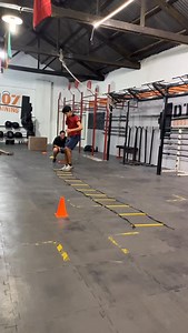 Ladder Drills. Desarrollo dé velocidad, coordinación, agilidad y precisión . . . . #DTH07 #DTH07CT #Hyrox #CrossTraining #FuncionalTraining #LoveCrossfit #Crossfit #functionalfitness #Functionalworkout #wodlife #Wod #barbell #metcon #Amrap #Tabata #EMOM #Burpe #lovefit #power #powerlifting #strengthandconditioning #weightlifter #herowod #EntrenamientoFuncional #dumbbells #RogueFitness #assaultbike #Workout #Fitness | DTH07 Cross-Training